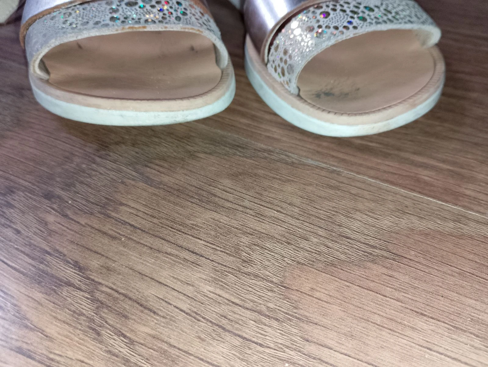 Iridescent girl's sandals with glittery straps – photo 2